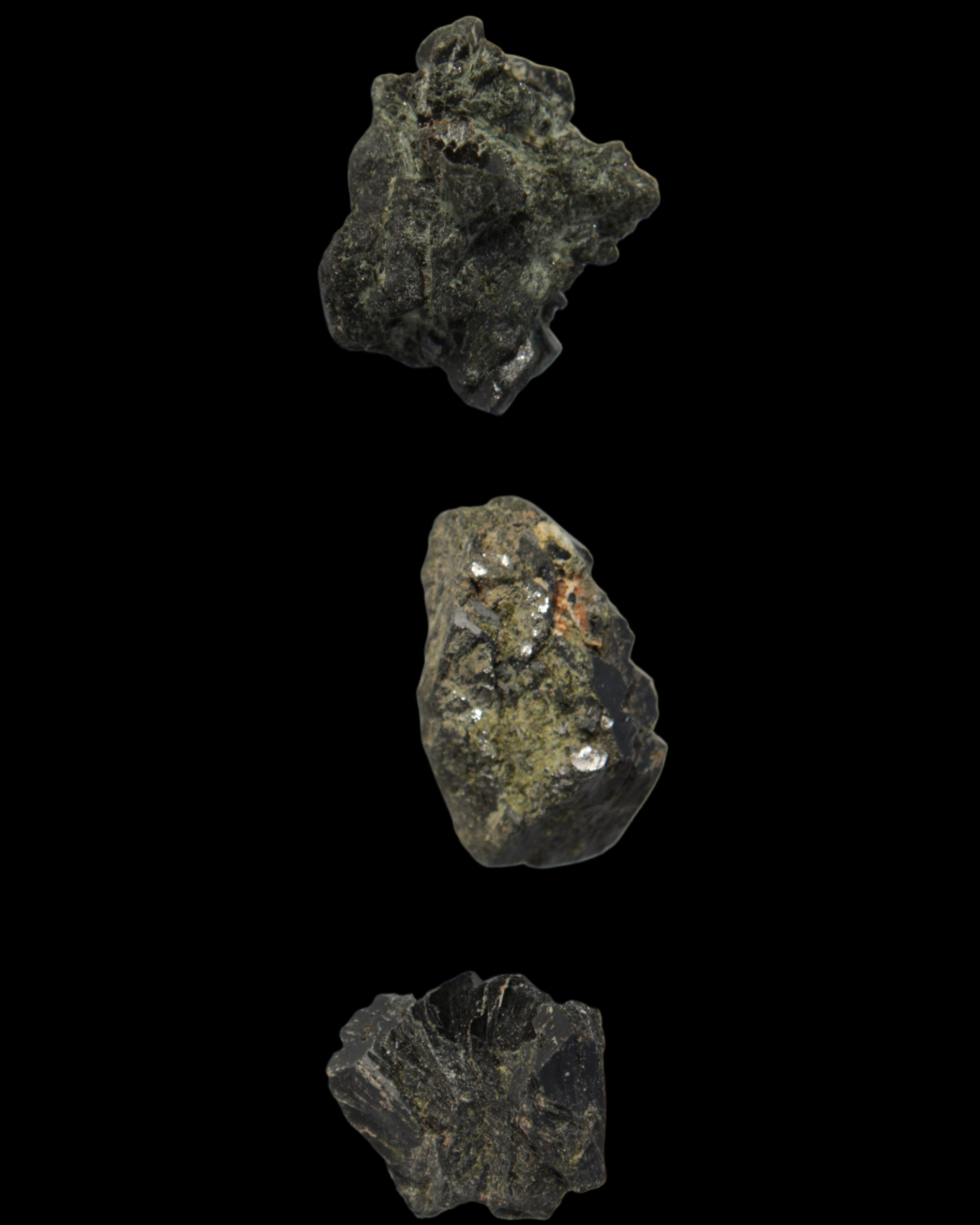 Epidote 3 clusters 123ct 24.7g in sunlight -  Rocks and Things Store