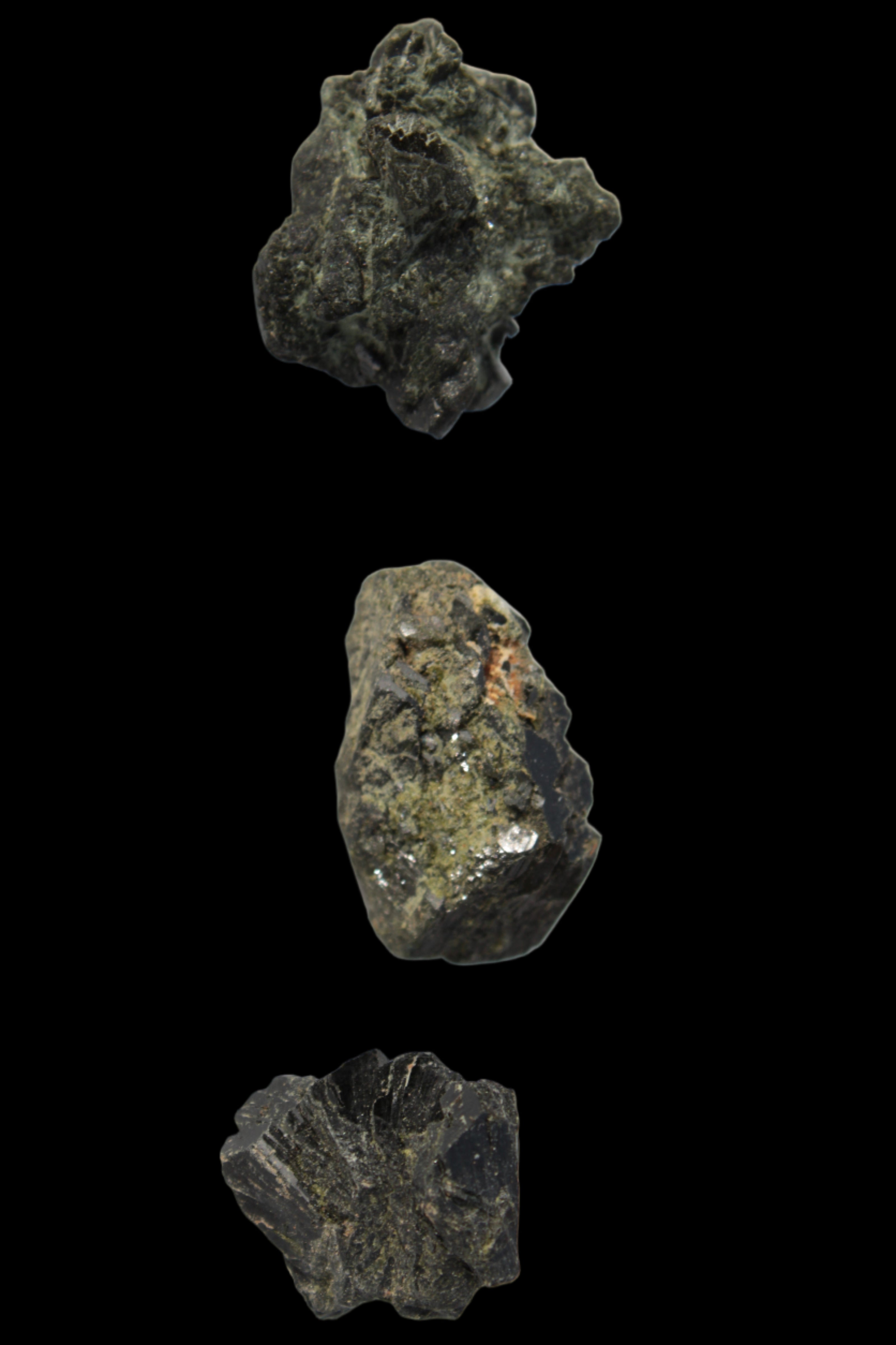 Epidote 3 clusters 123ct 24.7g in sunlight -  Rocks and Things Store