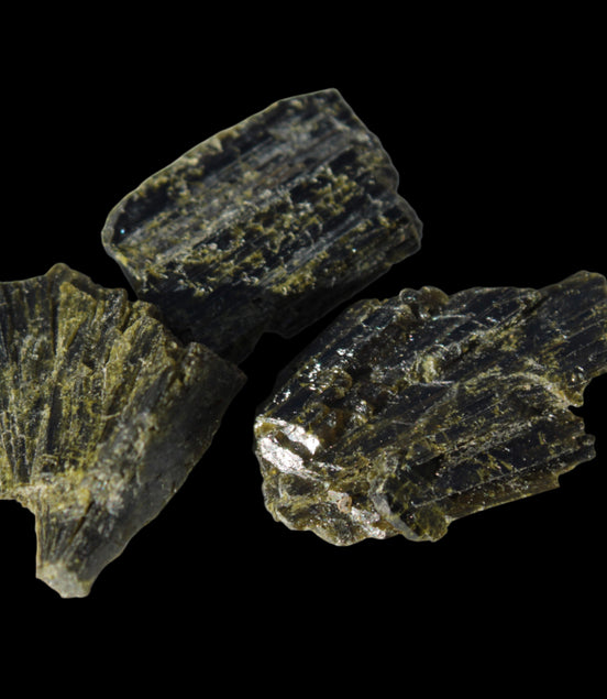 Epidote 3 clusters 113.3ct 22.5g in sunlight - Rocks and Things Store