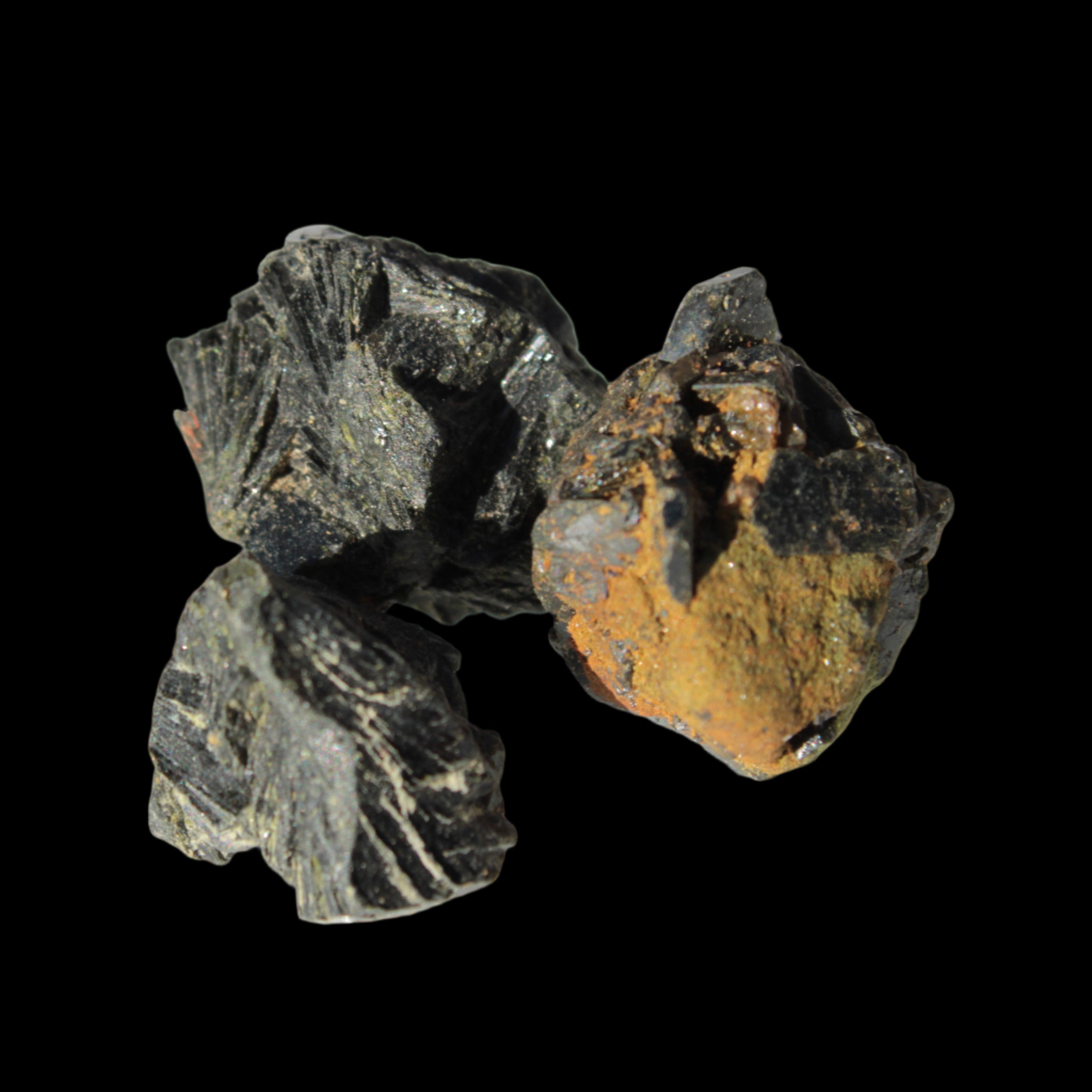 Epidote 3 clusters 113.3ct 22.5g in sunlight - Rocks and Things Store