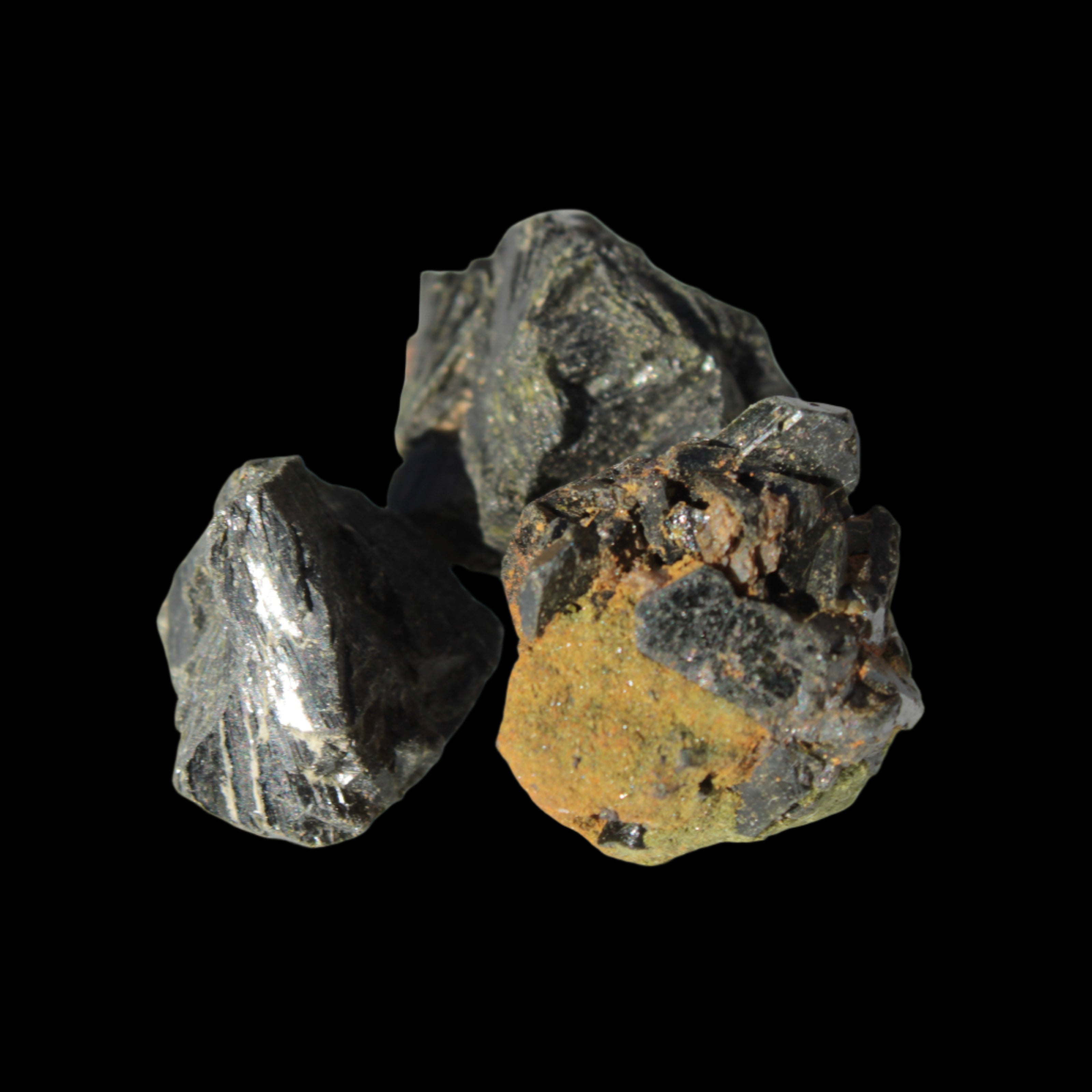 Epidote 3 clusters 113.3ct 22.5g in sunlight - Rocks and Things Store