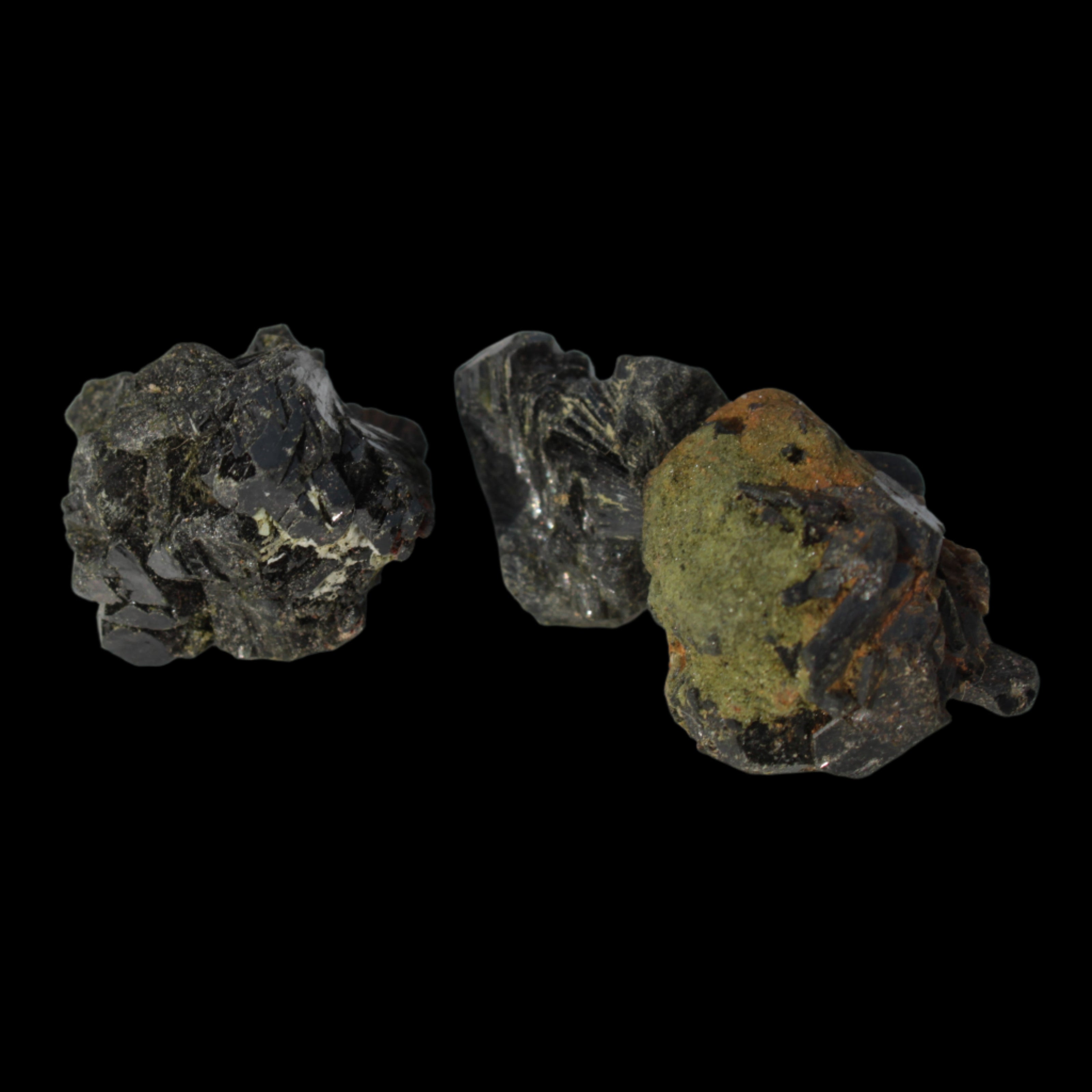 Epidote 3 clusters 113.3ct 22.5g in sunlight - Rocks and Things Store