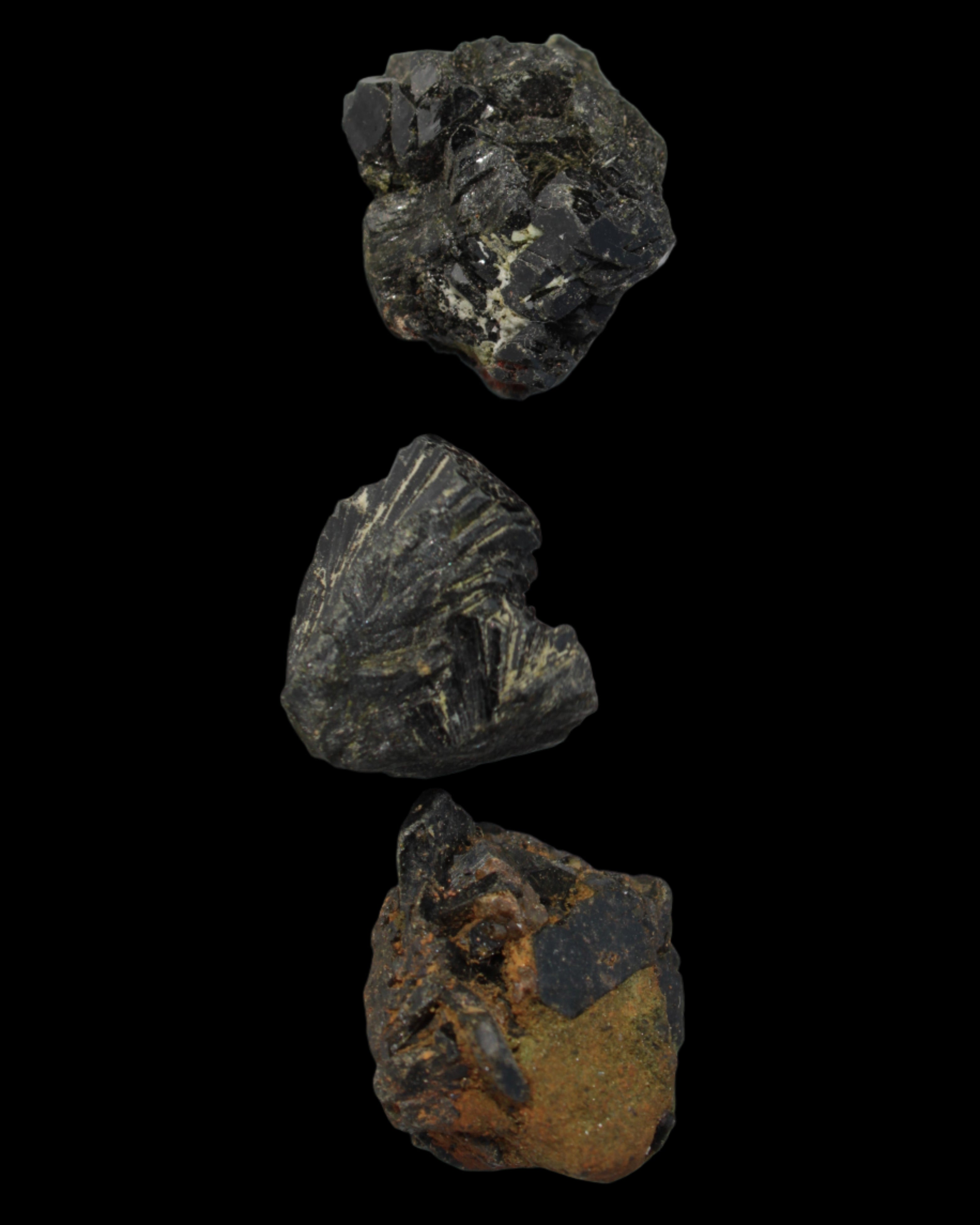 Epidote 3 clusters 113.3ct 22.5g in sunlight - Rocks and Things Store