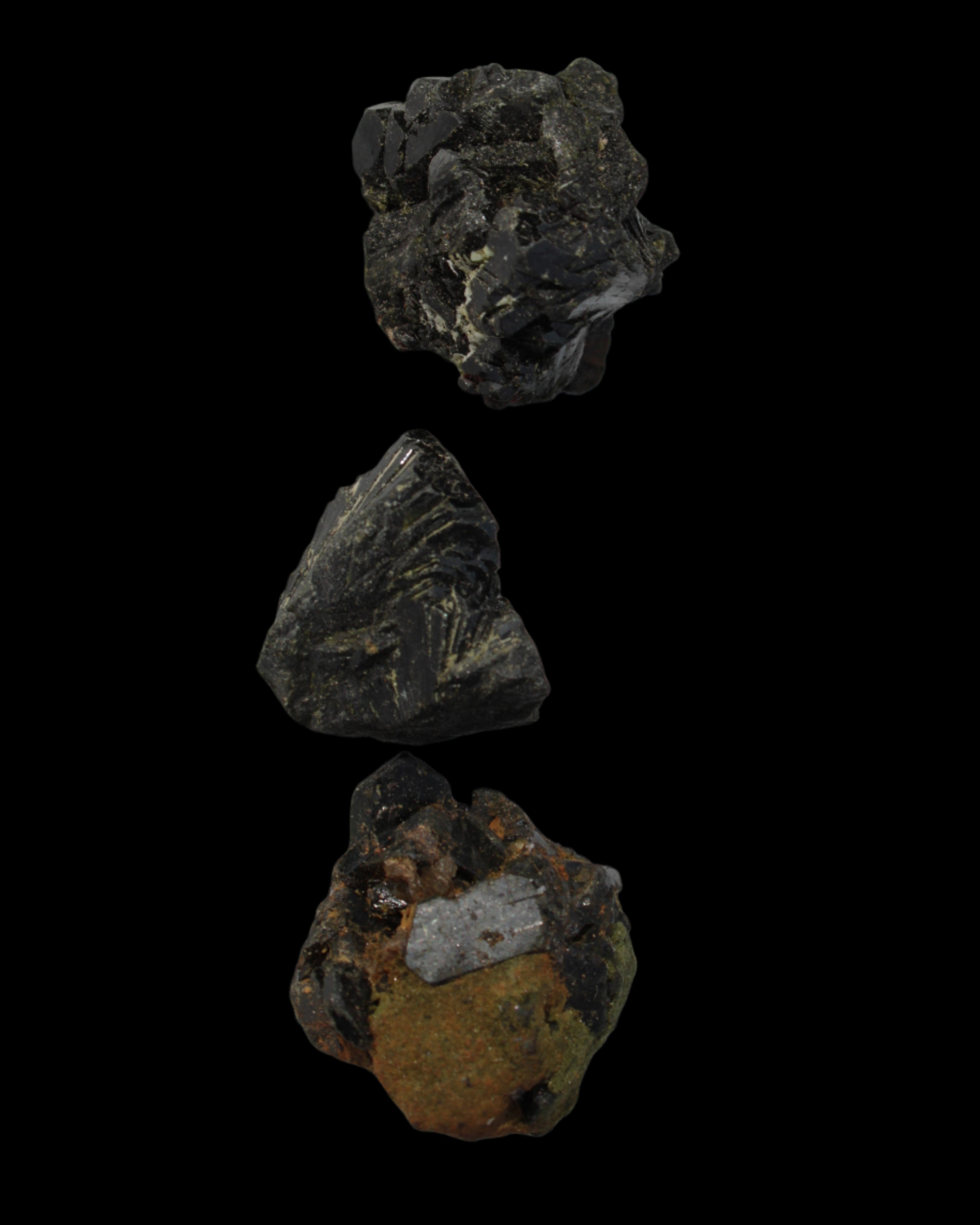 Epidote 3 clusters 113.3ct 22.5g in sunlight - Rocks and Things Store