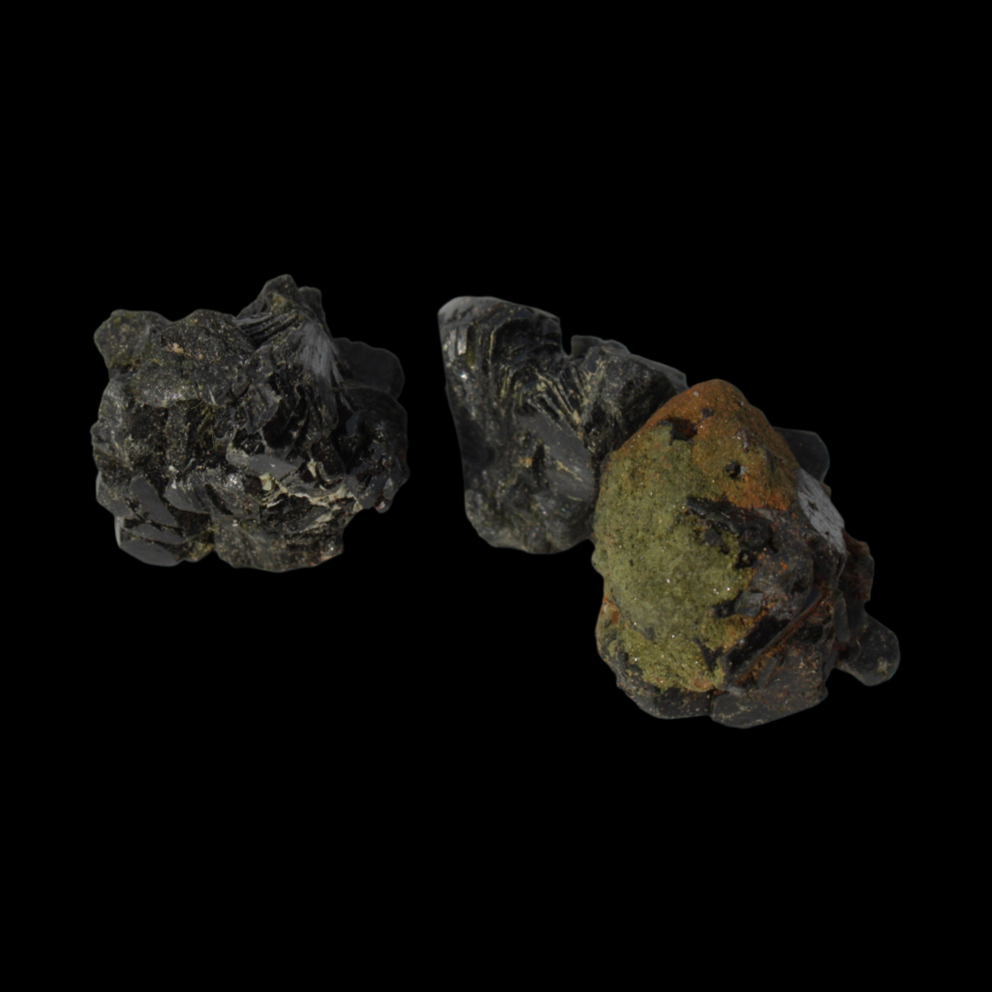 Epidote 3 clusters 113.3ct 22.5g in sunlight - Rocks and Things Store