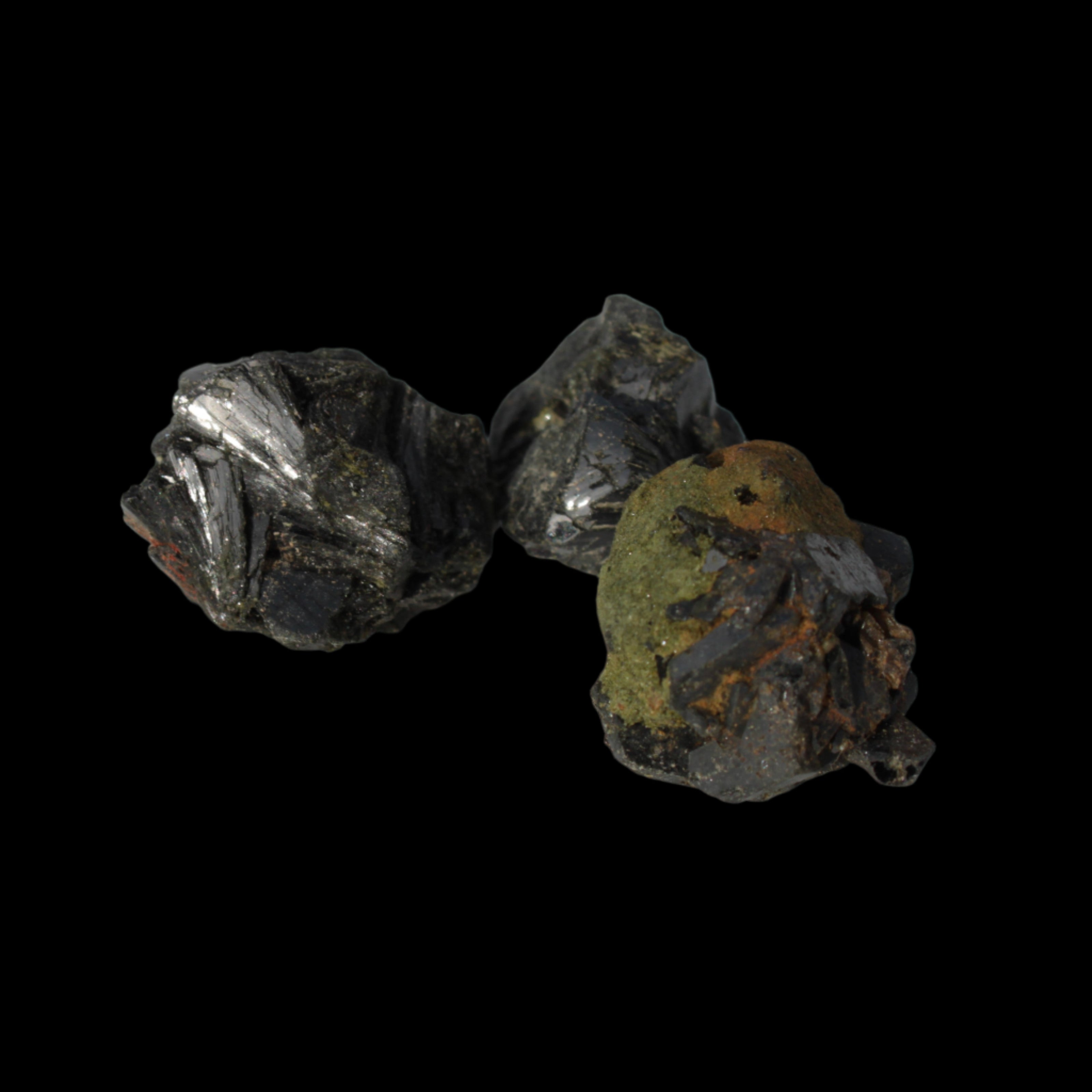 Epidote 3 clusters 113.3ct 22.5g in sunlight - Rocks and Things Store