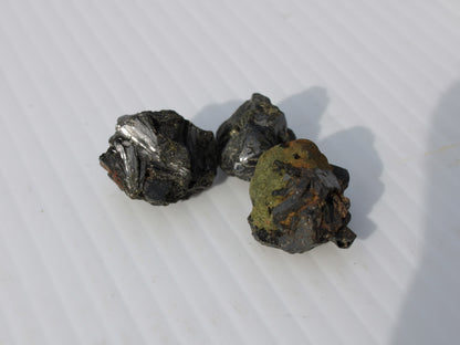 Epidote 3 clusters 113.3ct 22.5g Rocks and Things