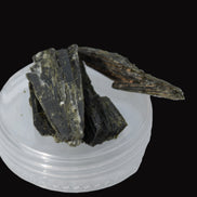 Epidote 5 crystals 38ct 7.7g Rocks and Things