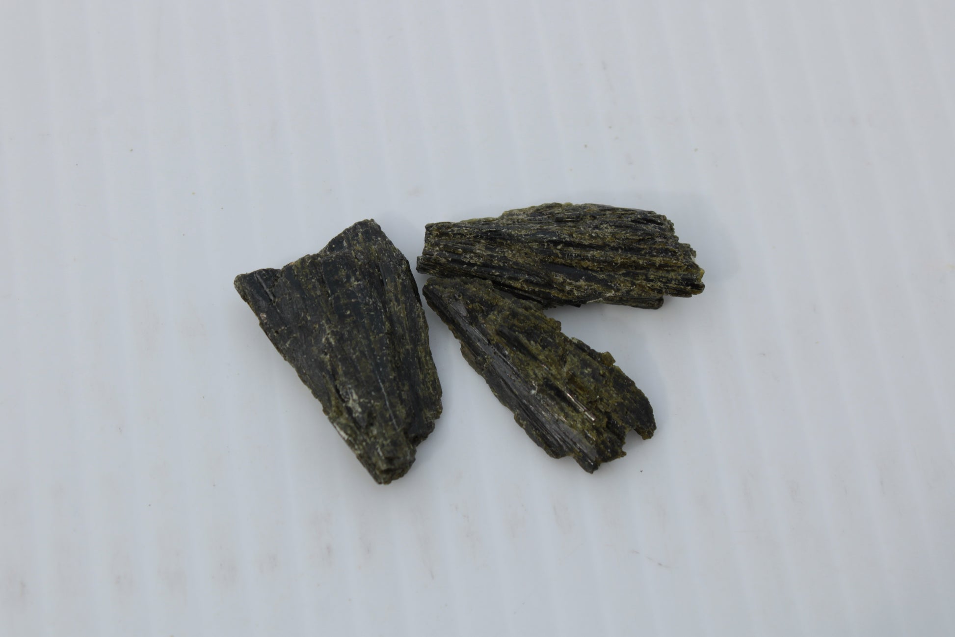 Epidote 3 crystals 36-39ct 7-8g Rocks and Things