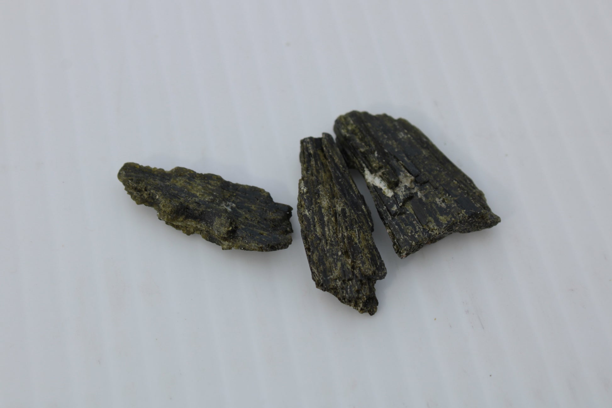 Epidote 3 crystals 36-39ct 7-8g Rocks and Things