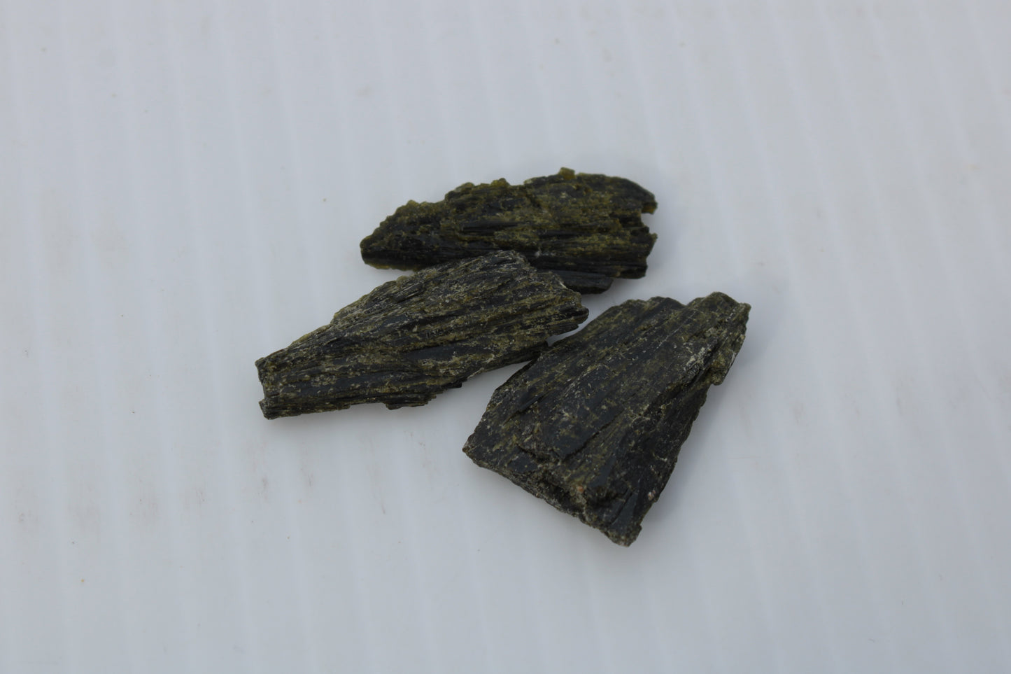 Epidote 3 crystals 36-39ct 7-8g Rocks and Things