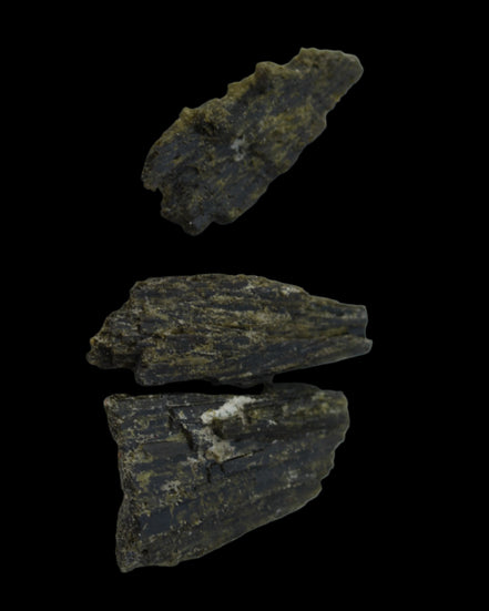 Epidote 3 crystals 36-39ct 7-8g in sunshine - Rocks and Things Store
