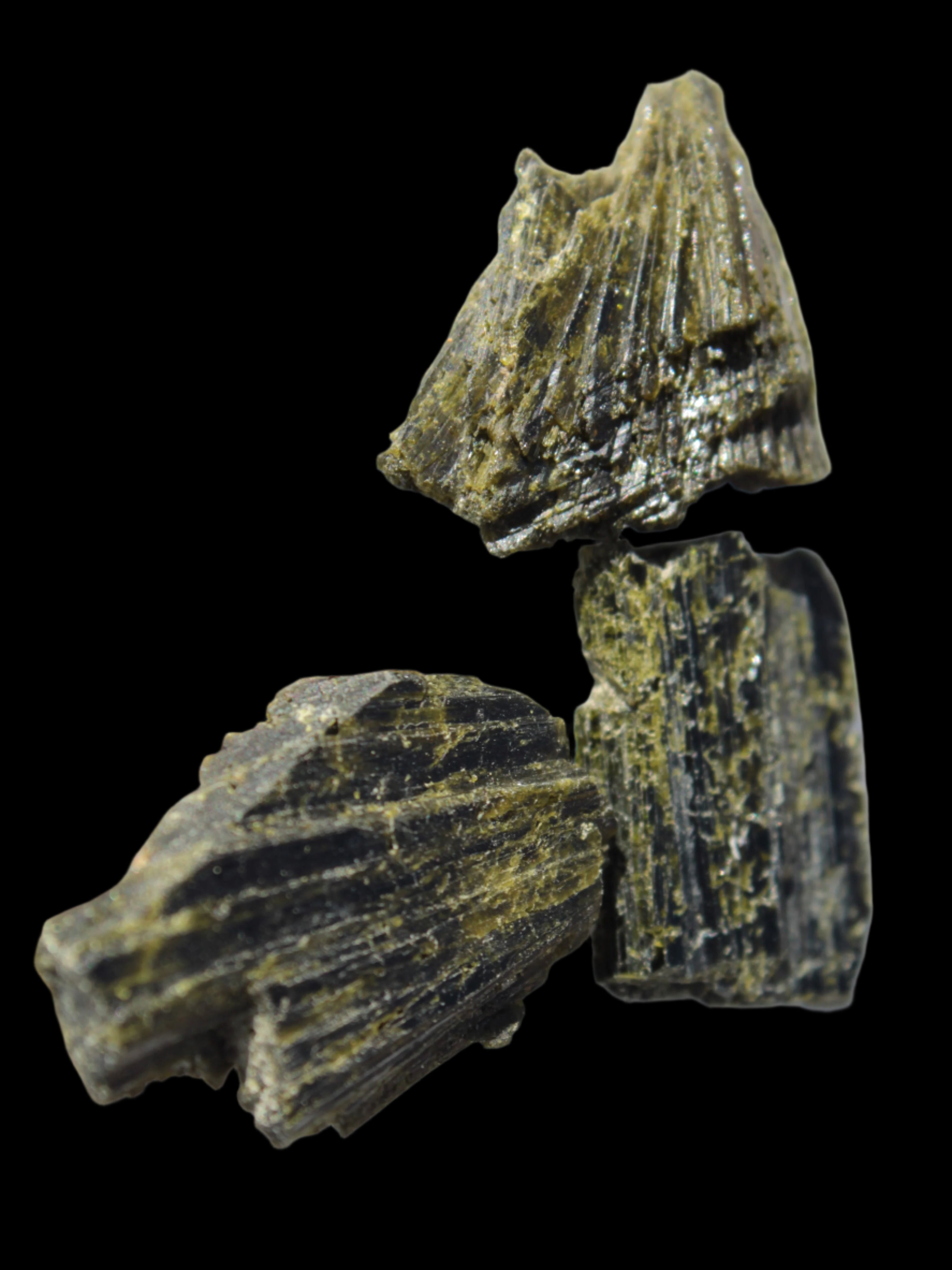 Epidote 3 crystals 36-39ct 7-8g in sunshine - Rocks and Things Store