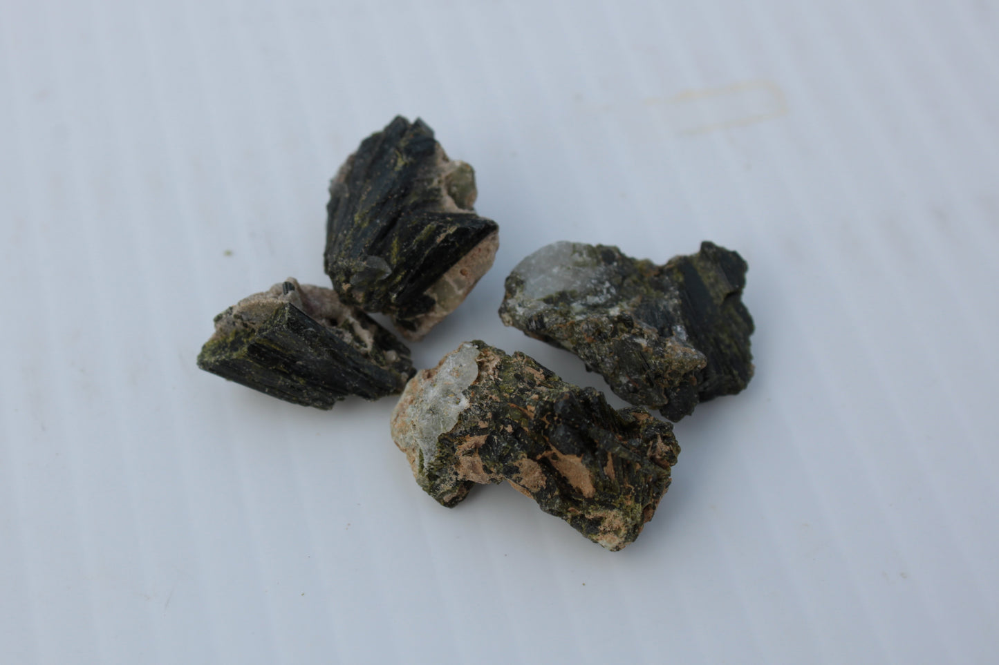 Epidote 4 clusters 75ct 15g Rocks and Things