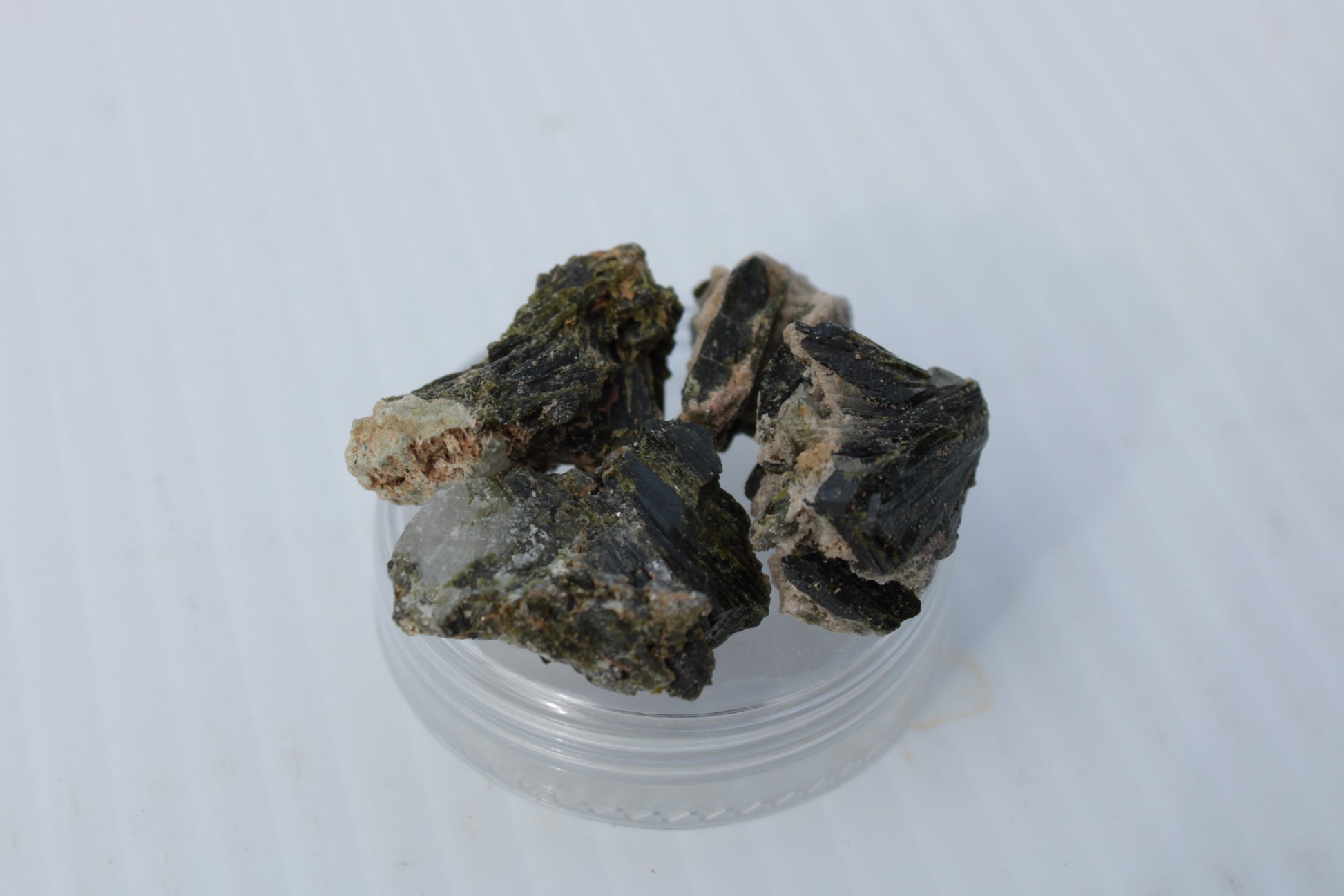 Epidote 4 clusters 75ct 15g Rocks and Things