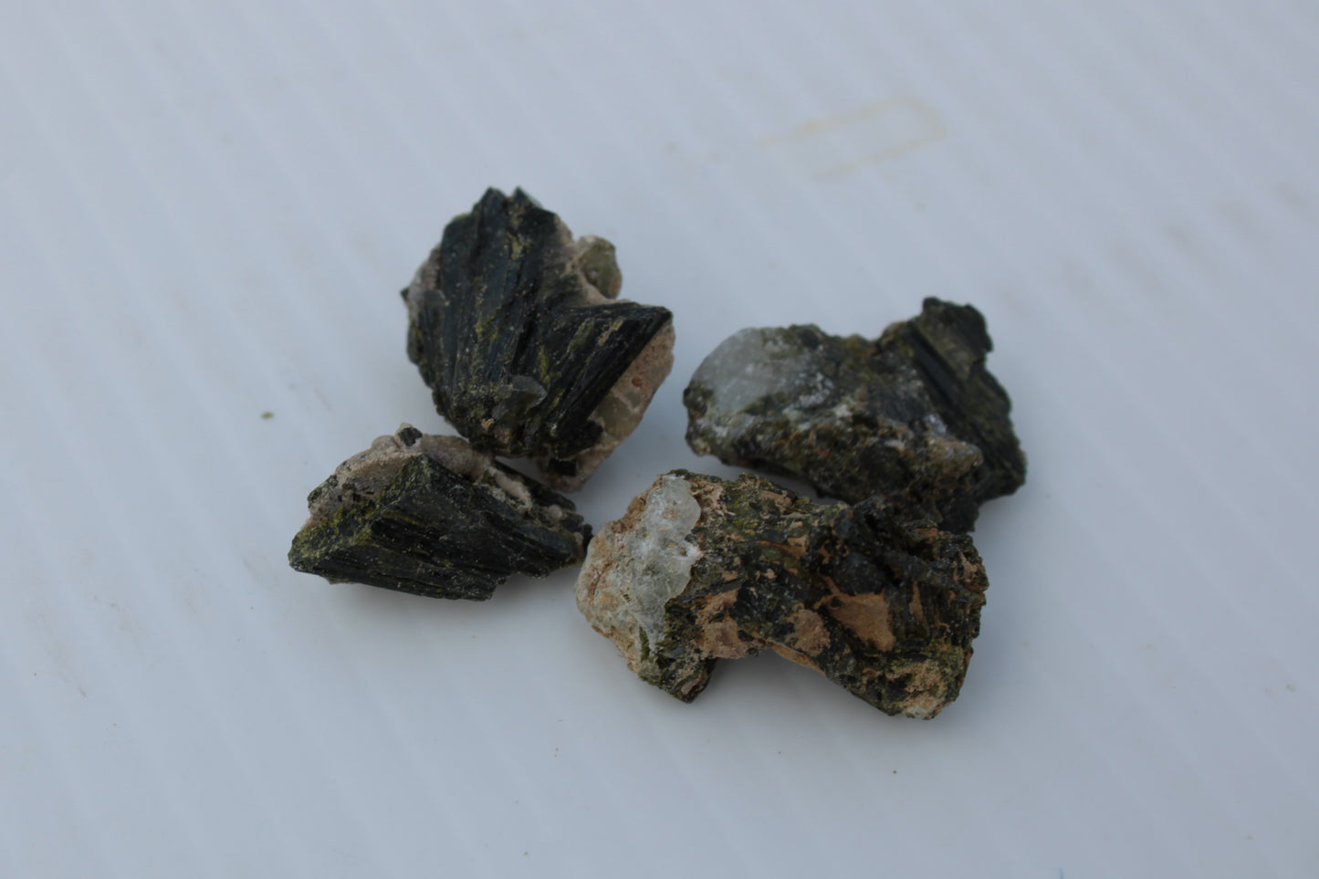 Epidote 4 clusters 75ct 15g Rocks and Things