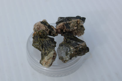 Epidote 4 clusters 75ct 15g Rocks and Things