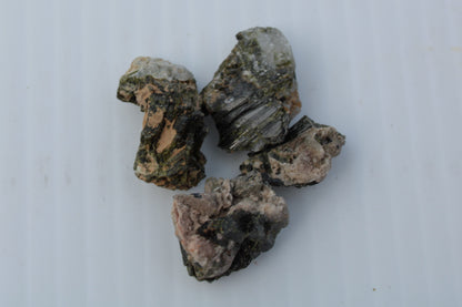 Epidote 4 clusters 75ct 15g Rocks and Things