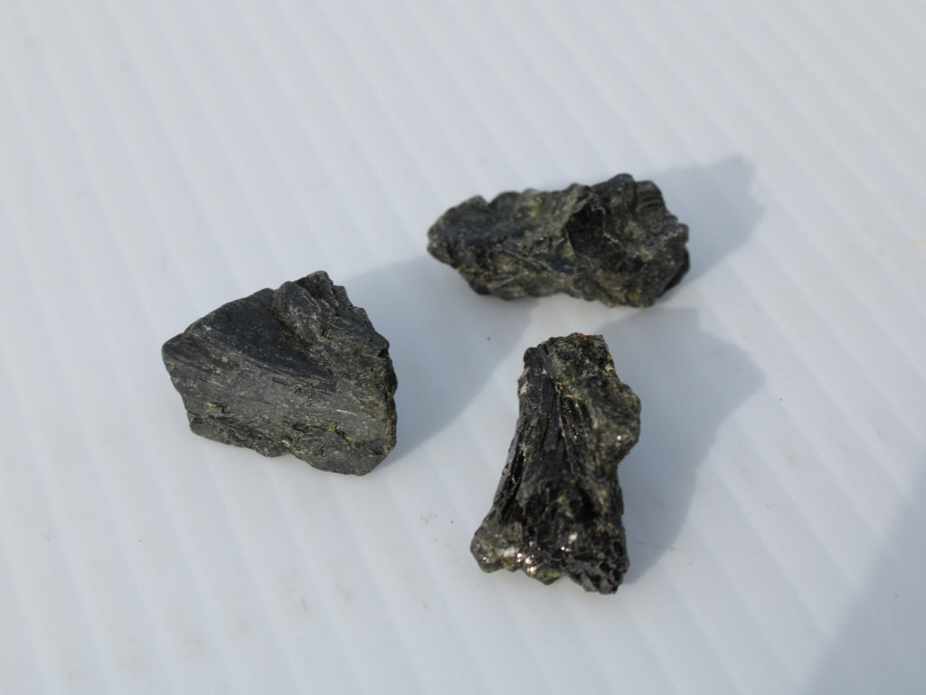Epidote 3 clusters 81-82ct 16g Rocks and Things