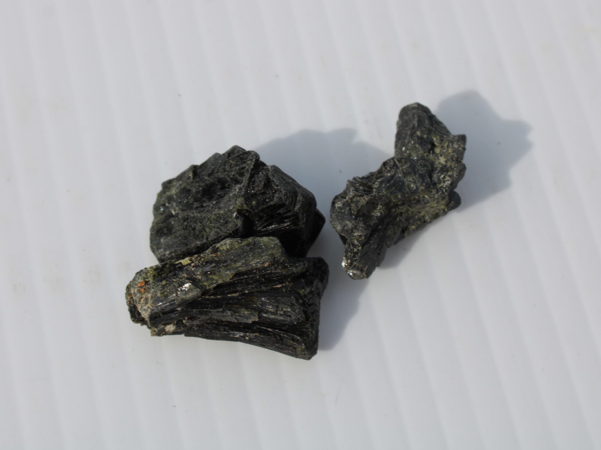 Epidote 3 clusters 81-82ct 16g Rocks and Things