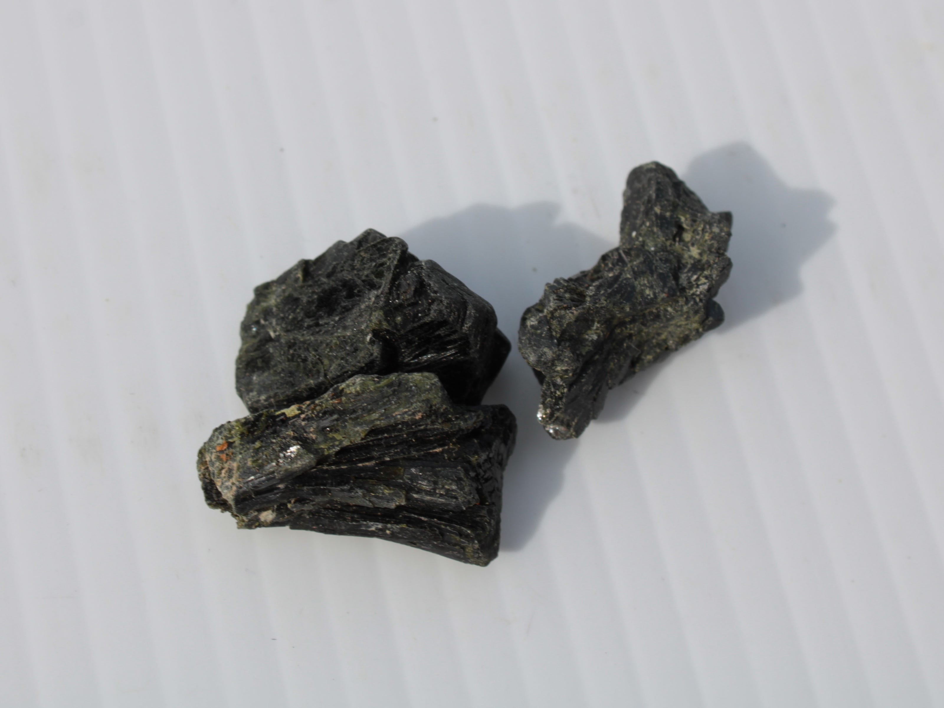 Epidote 3 clusters 81-82ct 16g Rocks and Things
