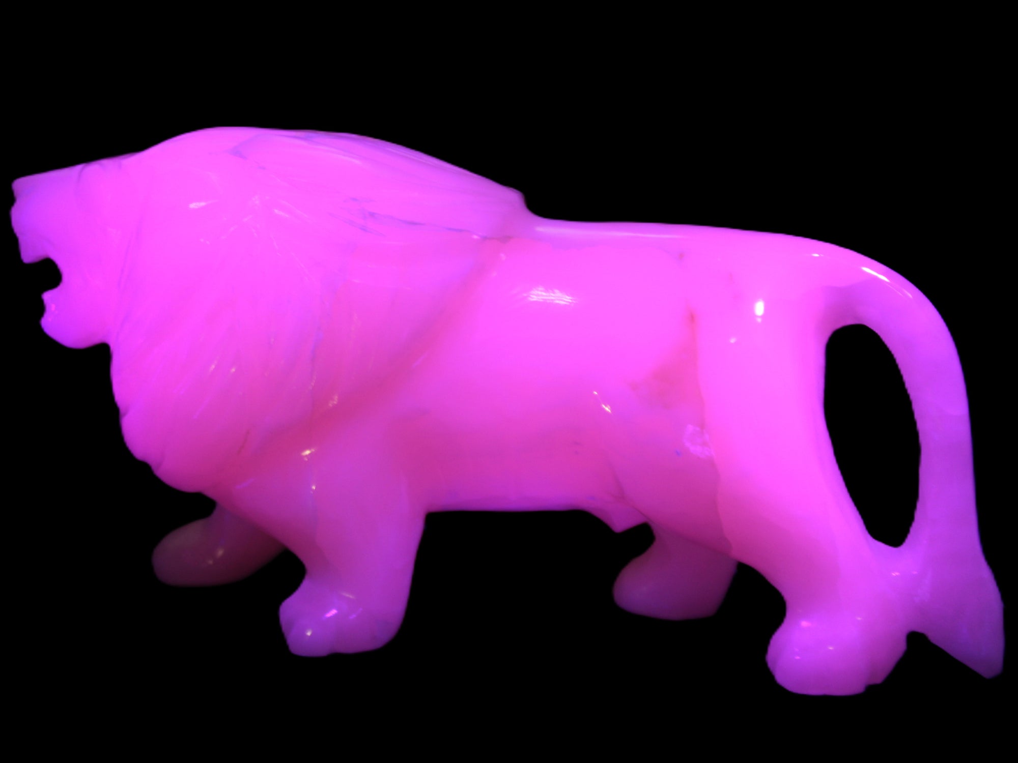 Mangano Calcite hand-carved lion 1189g Rocks and Things