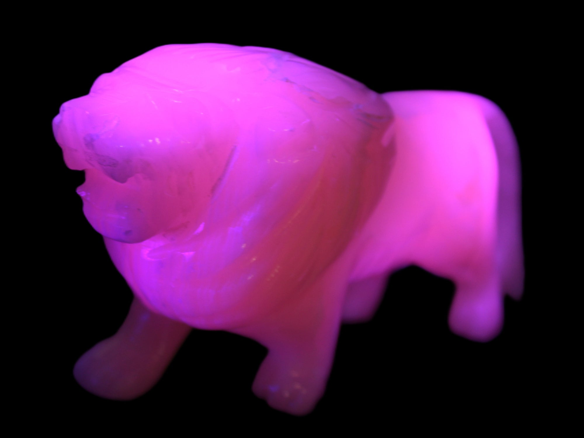 Mangano Calcite hand-carved lion 1189g Rocks and Things