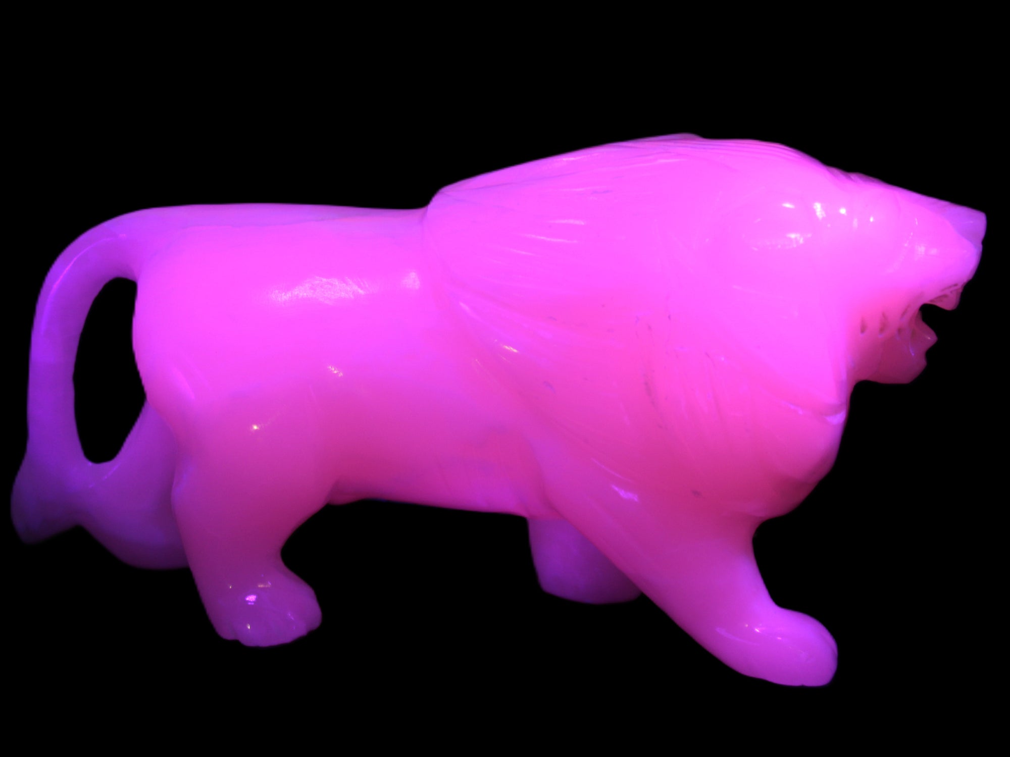 Mangano Calcite hand-carved lion 1189g Rocks and Things