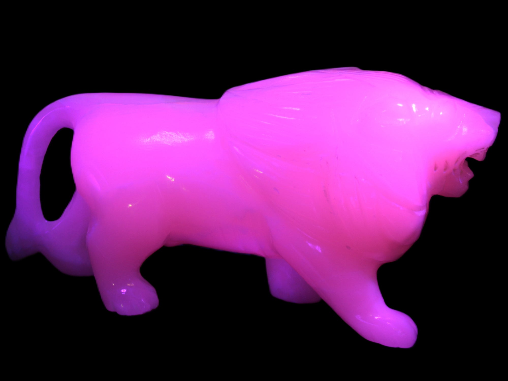 Mangano Calcite hand-carved lion 1189g Rocks and Things