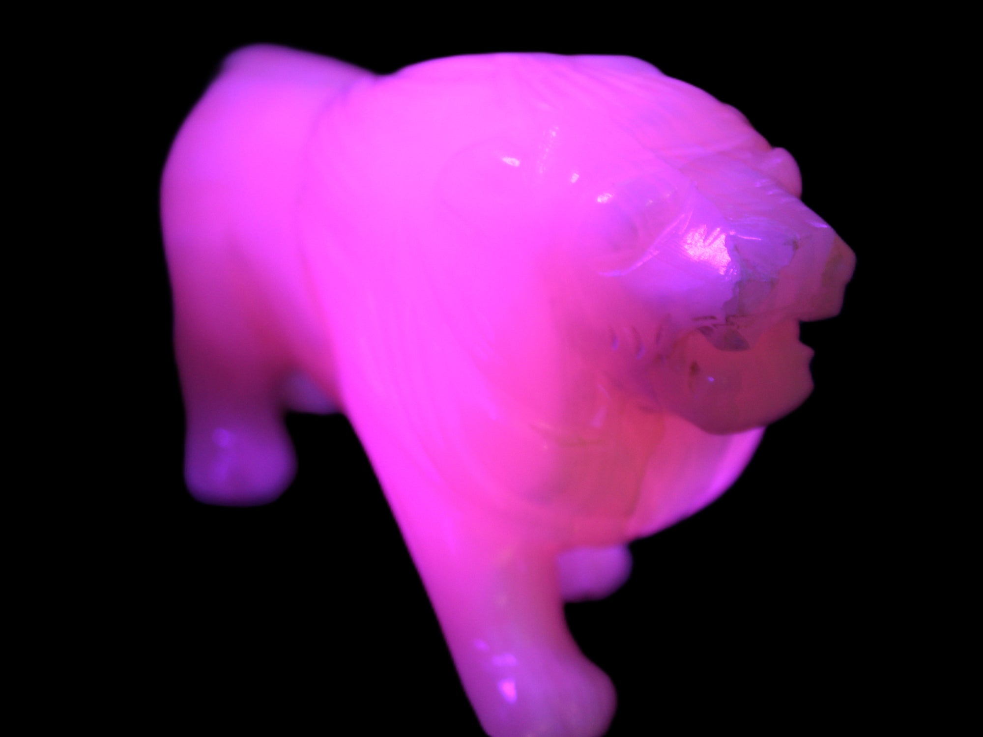 Mangano Calcite hand-carved lion 1189g Rocks and Things