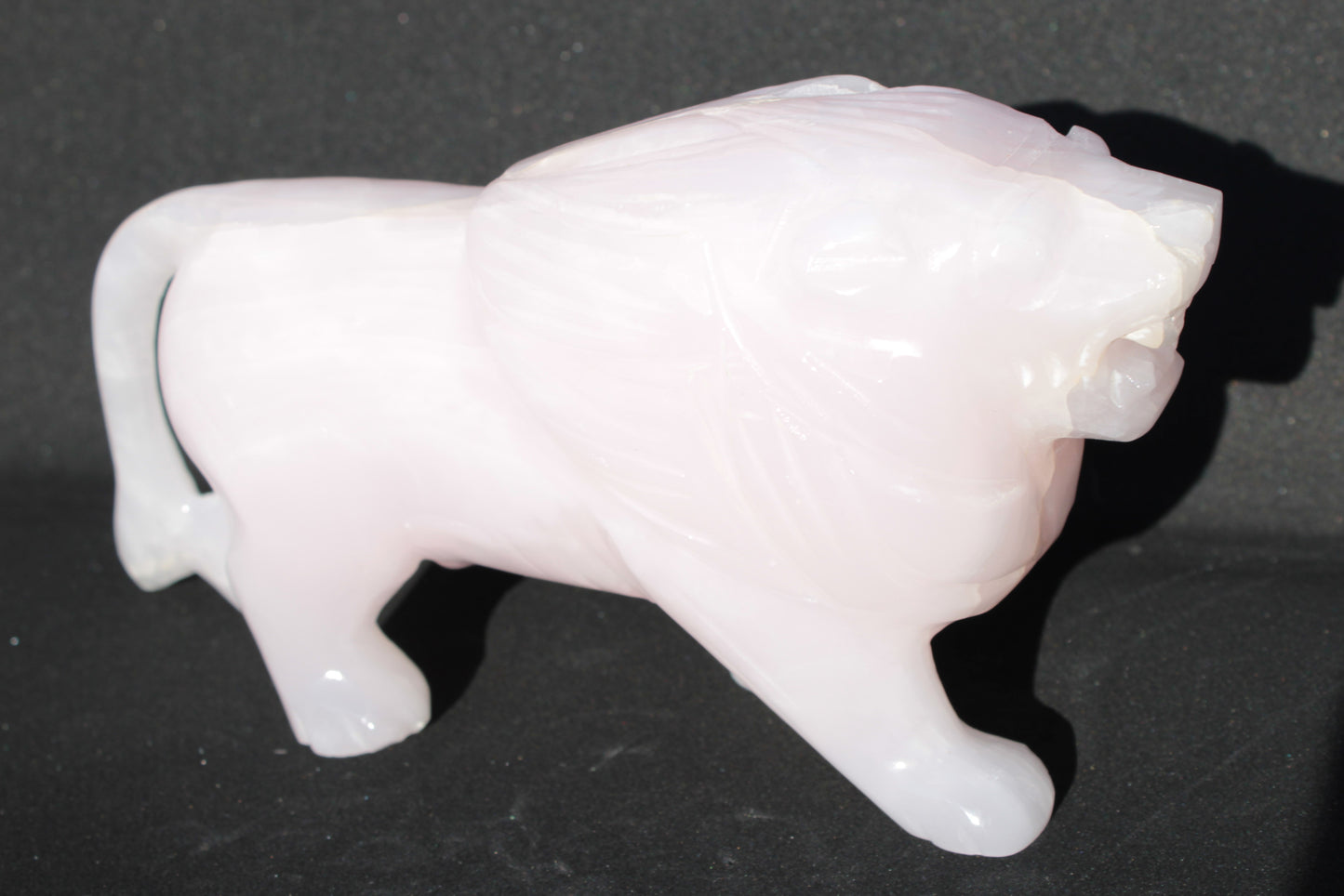 Mangano Calcite hand-carved lion 1189g Rocks and Things