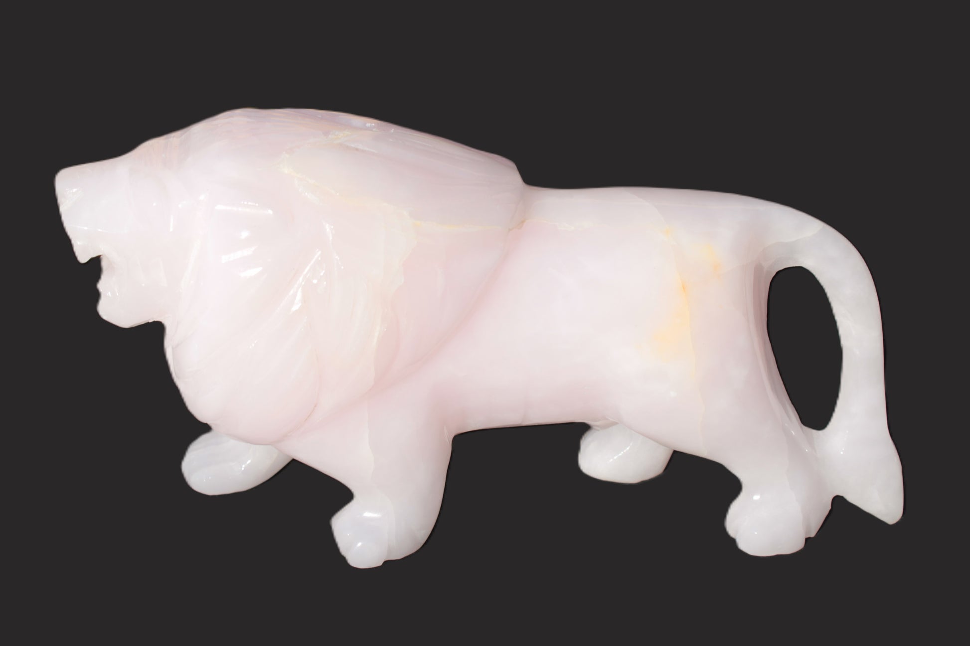 Mangano Calcite hand-carved lion 1189g Rocks and Things