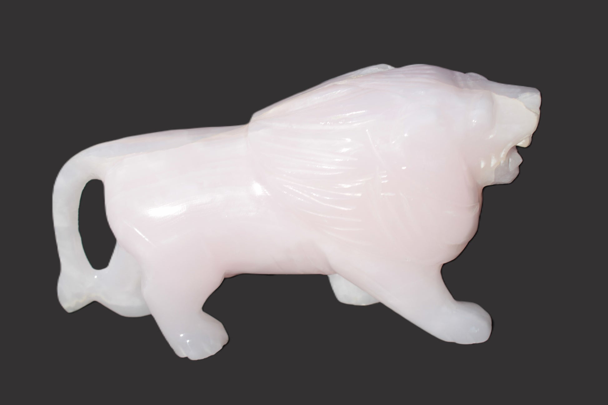 Mangano Calcite hand-carved lion 1189g Rocks and Things