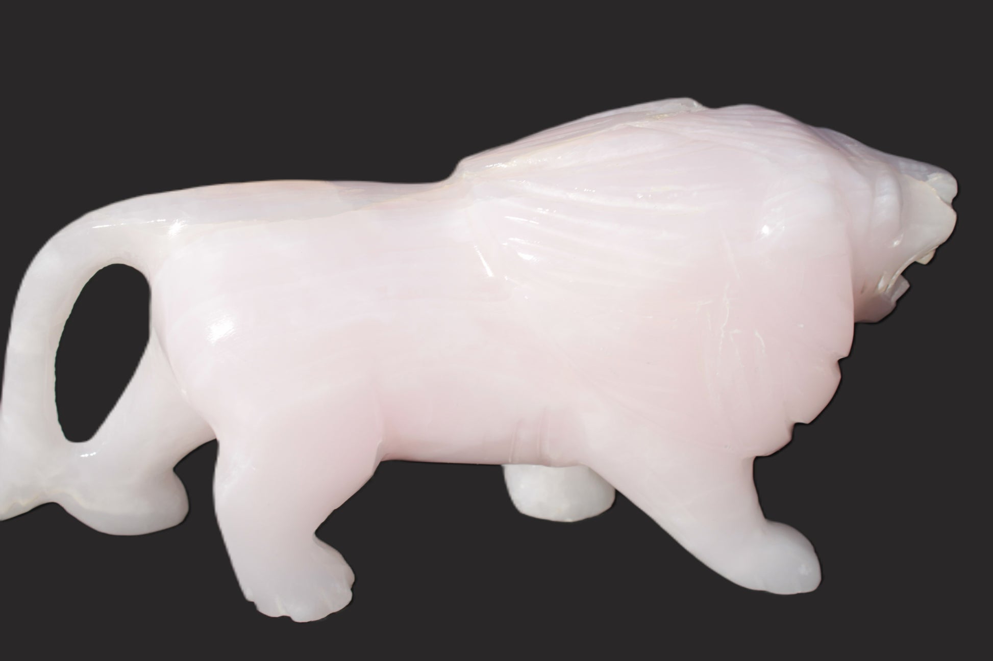 Mangano Calcite hand-carved lion 1189g Rocks and Things