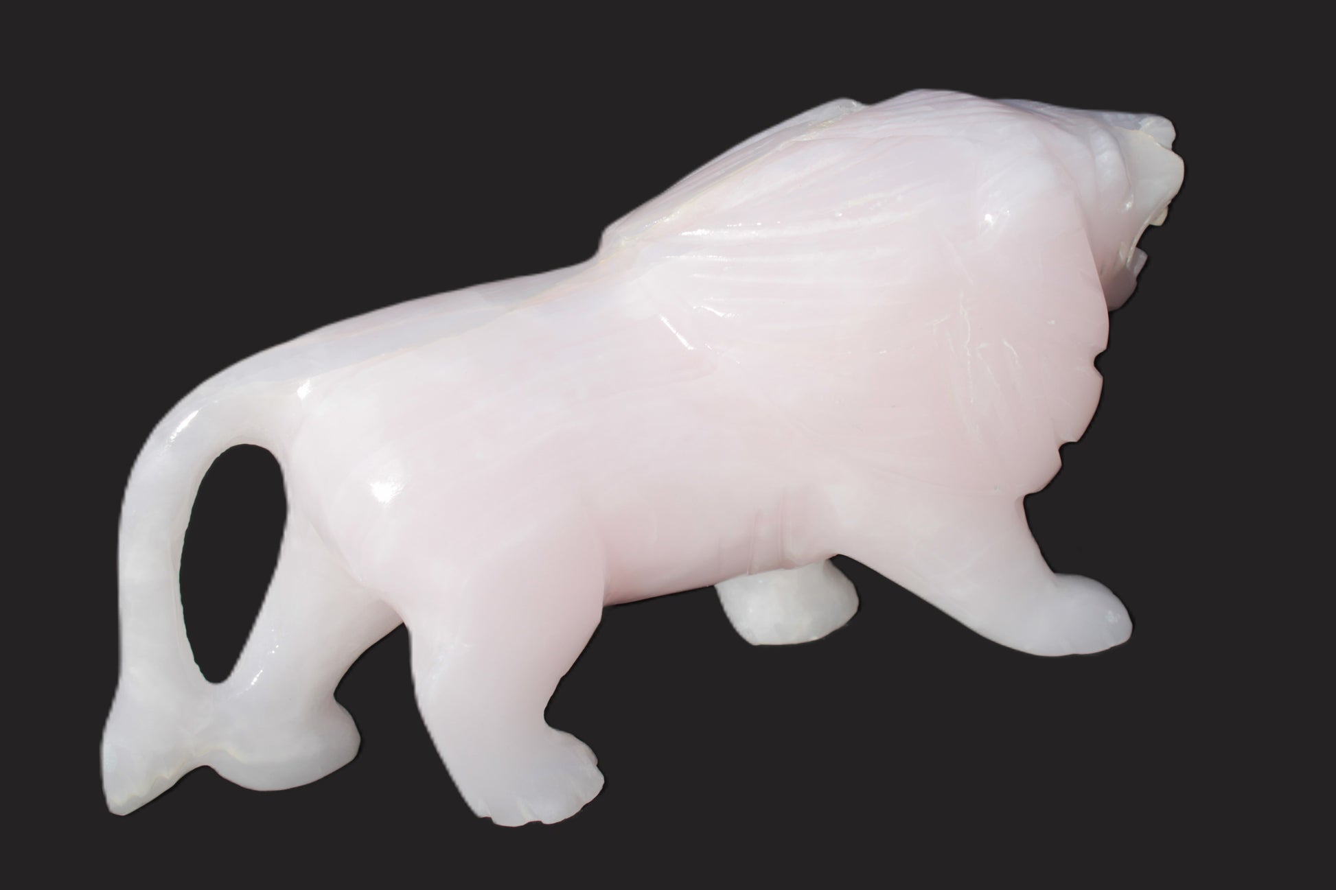 Mangano Calcite hand-carved lion 1189g Rocks and Things