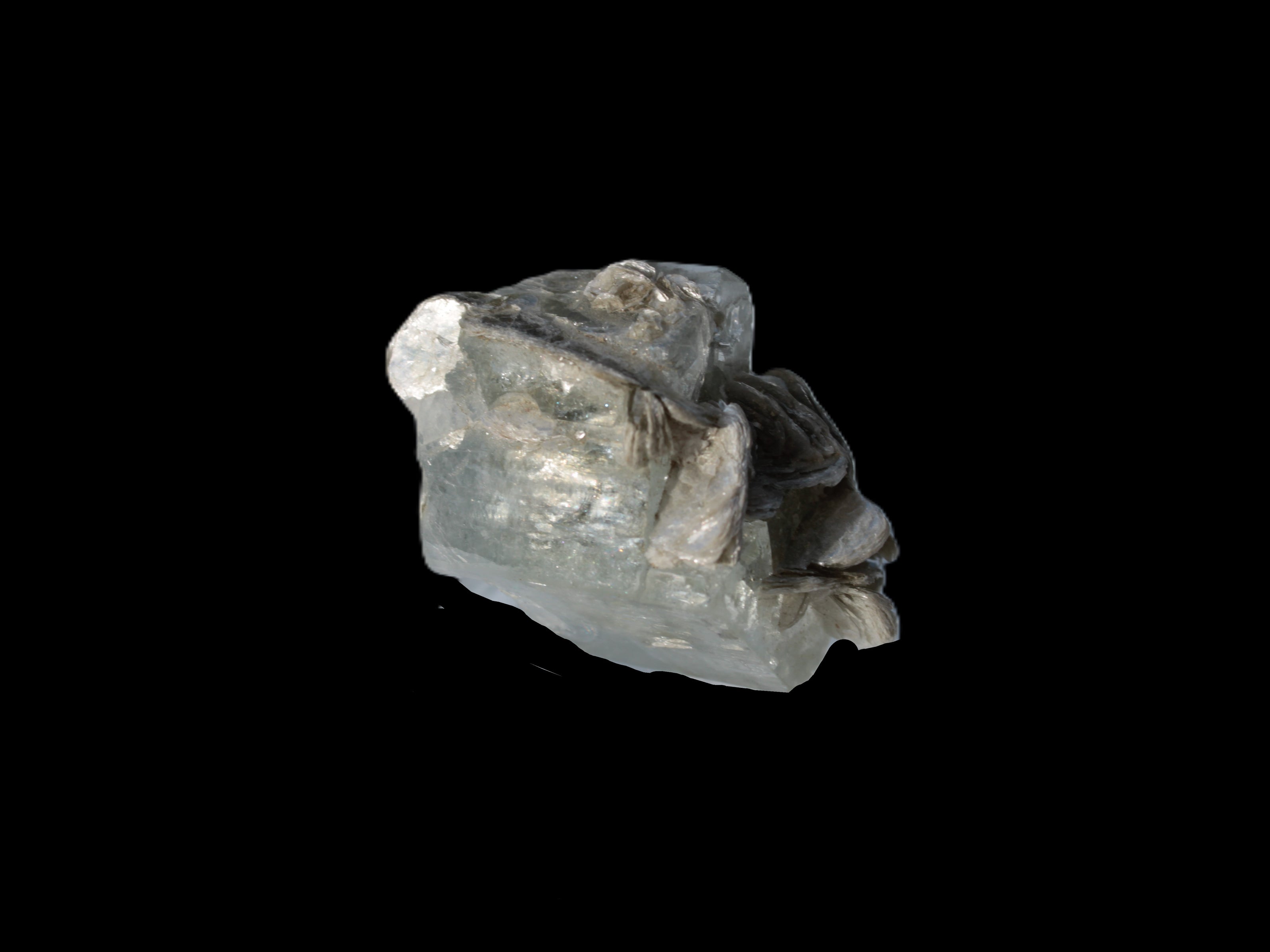 Terminated Clear Aquamarine crystal cluster with Mica 30mm 118.7ct 23.7g Rocks and Things