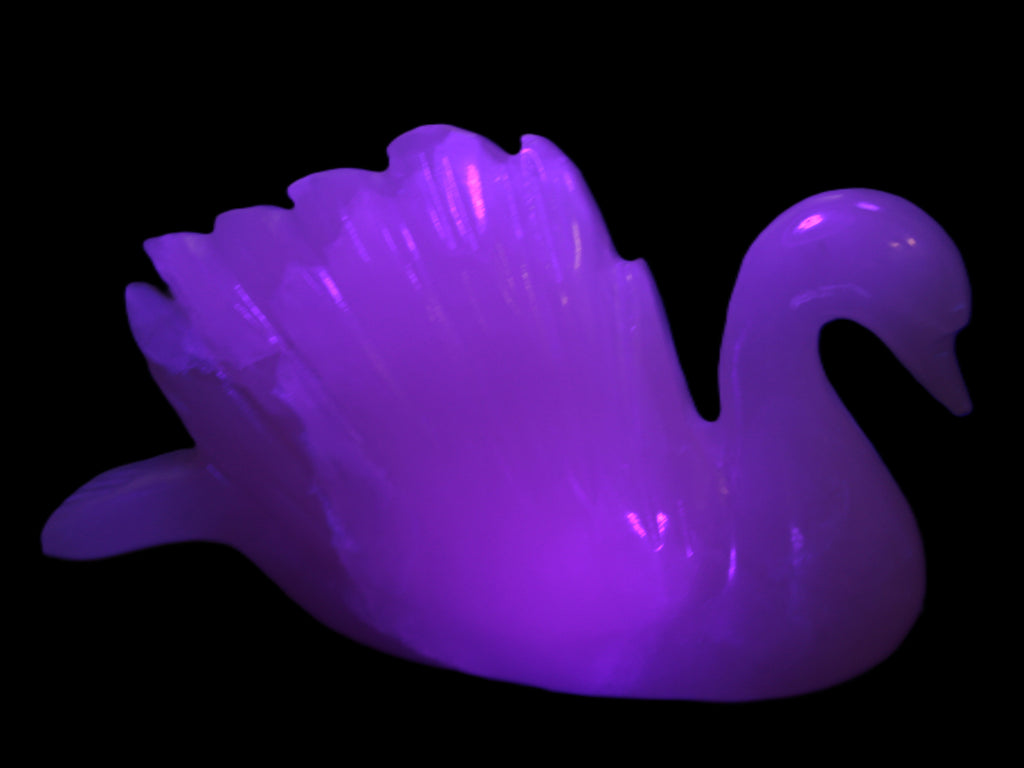 Mangano Calcite hand-carved Swan 140*82*32mm 511g Rocks and Things