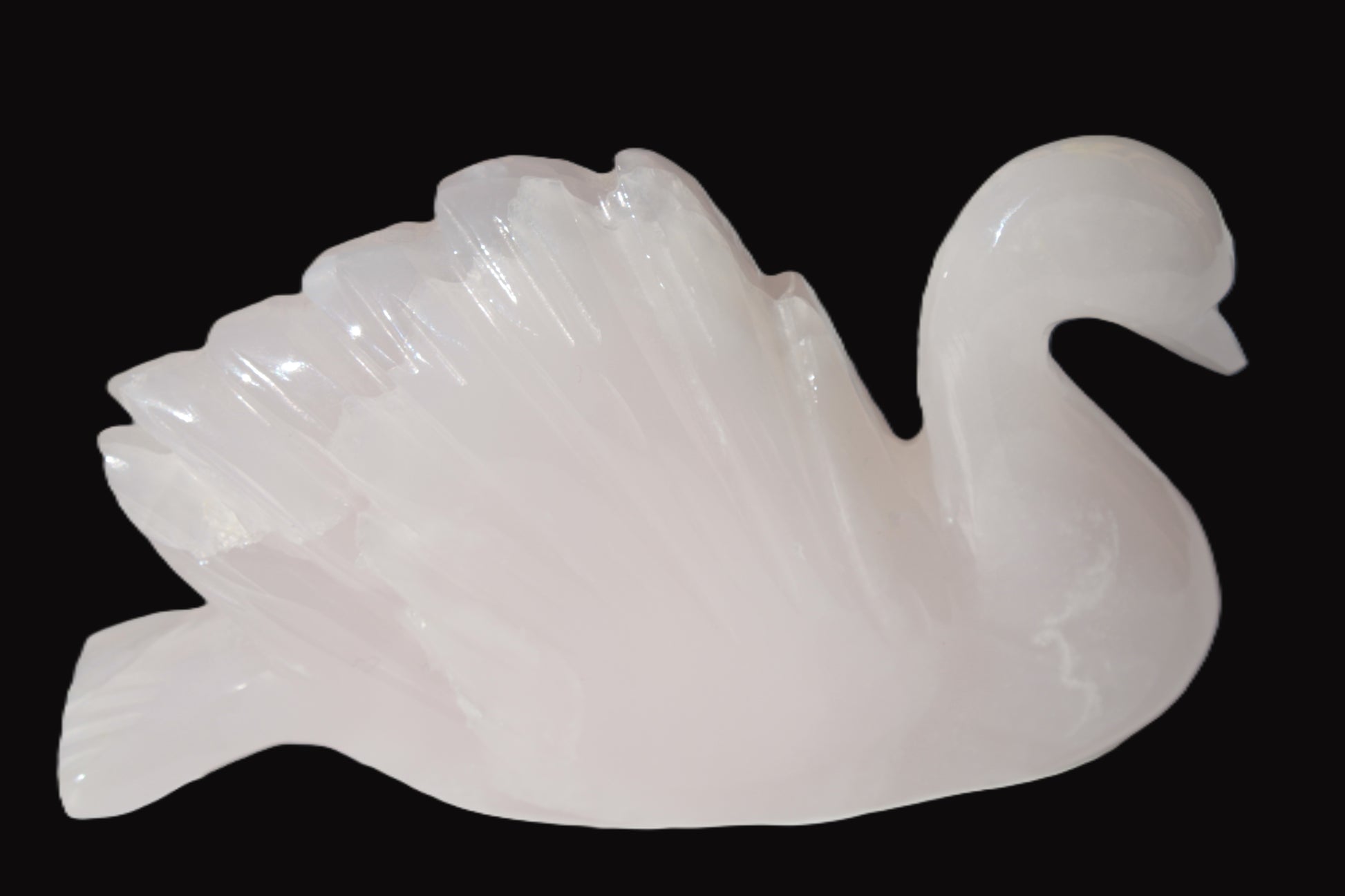 Mangano Calcite hand-carved Swan 140*82*32mm 511g Rocks and Things