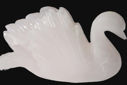 Mangano Calcite hand-carved Swan 140*82*32mm 511g Rocks and Things