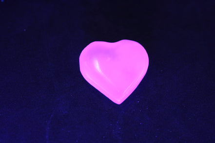 Mangano Calcite hand-carved heart 28/32mm 16g Rocks and Things