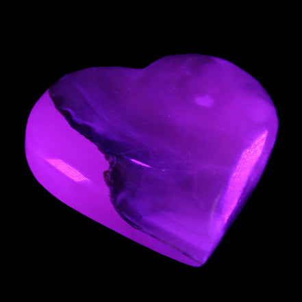 Mangano Calcite hand-carved heart 66/67*64/70mm 130-136g in sunlight - Rocks and Things Store