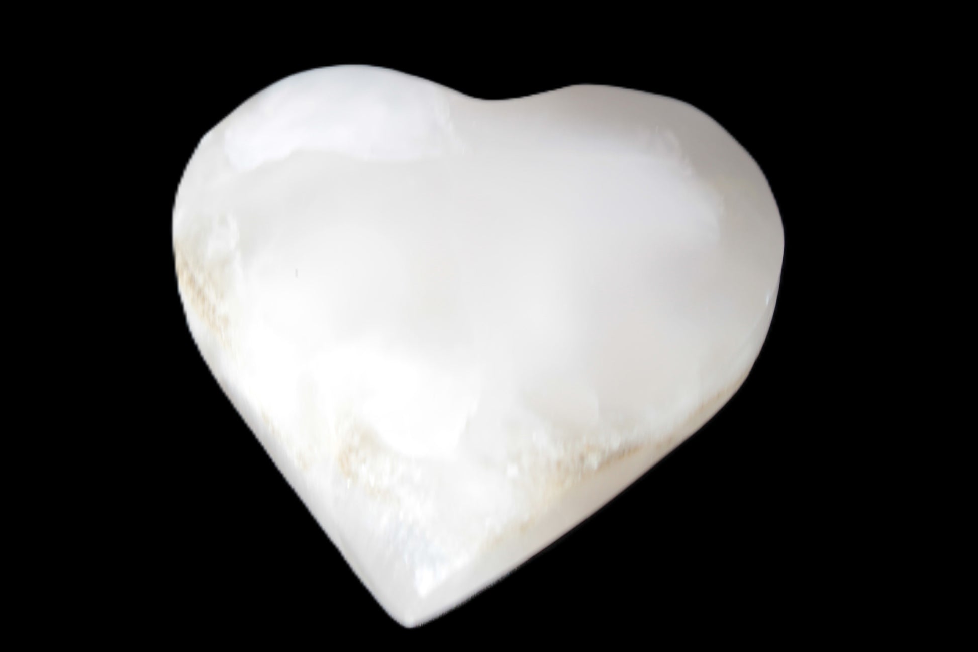 Mangano Calcite heart 47-49mm 58-66g Rocks and Things