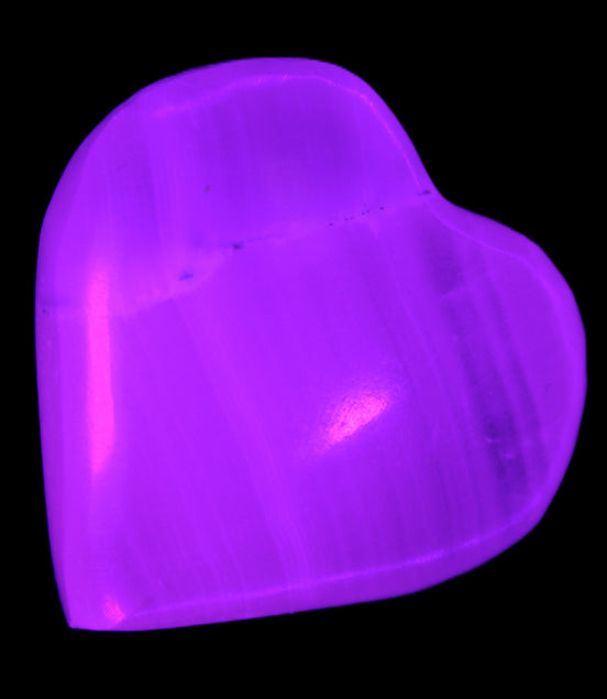 Mangano Calcite heart 38-44mm 36-39g in UV light - Rocks and Things Store