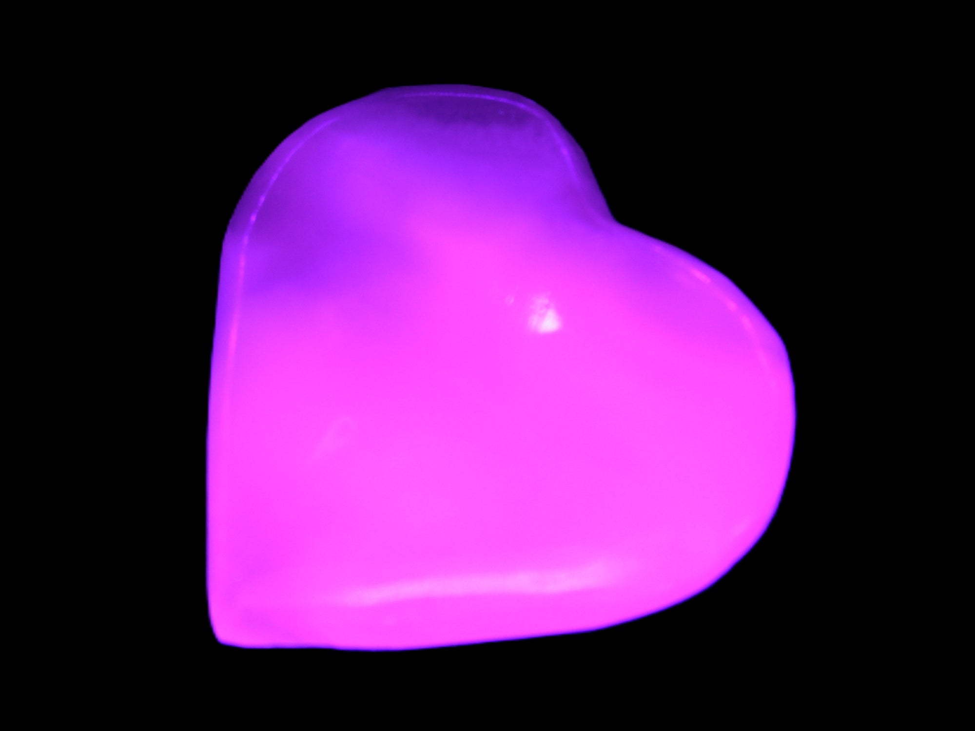 Mangano Calcite heart 35mm - 41mm 33-40g Rocks and Things