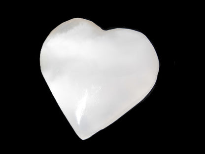 Mangano Calcite heart 35mm - 41mm 33-40g Rocks and Things