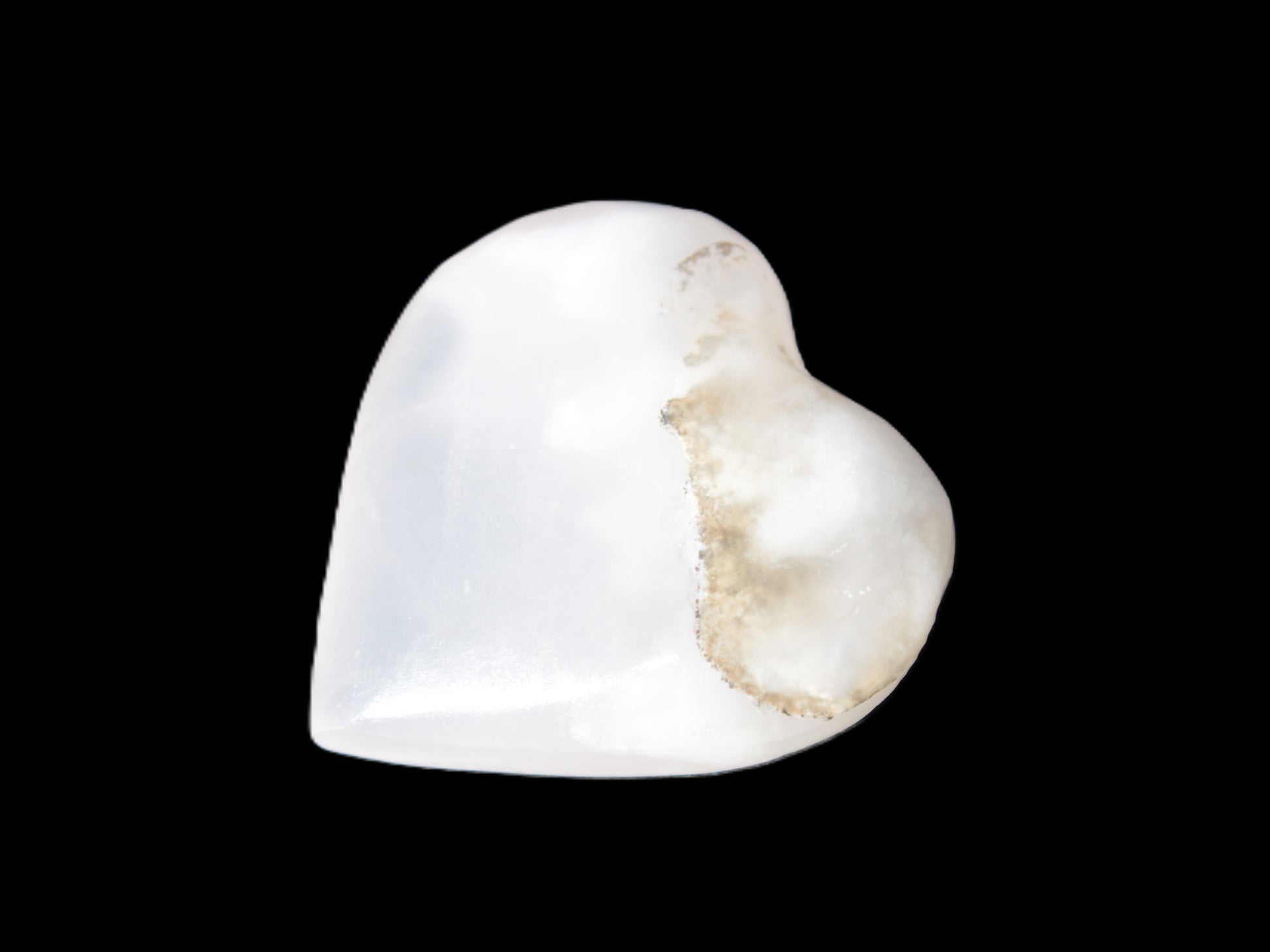 Mangano Calcite heart 35mm - 41mm 33-40g Rocks and Things