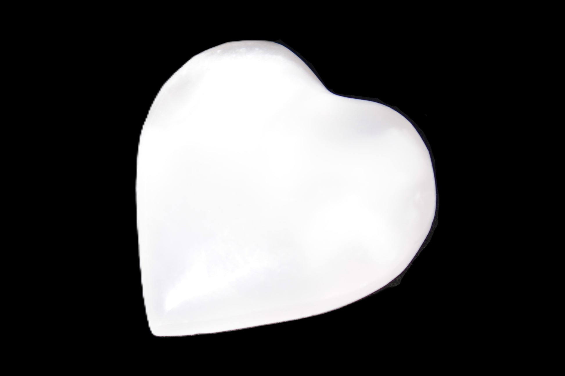 Mangano Calcite heart 35mm - 41mm 33-40g Rocks and Things