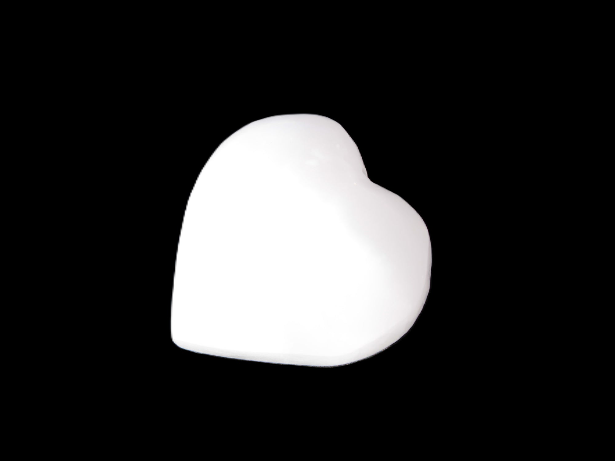 Mangano Calcite heart 35mm - 41mm 33-40g Rocks and Things