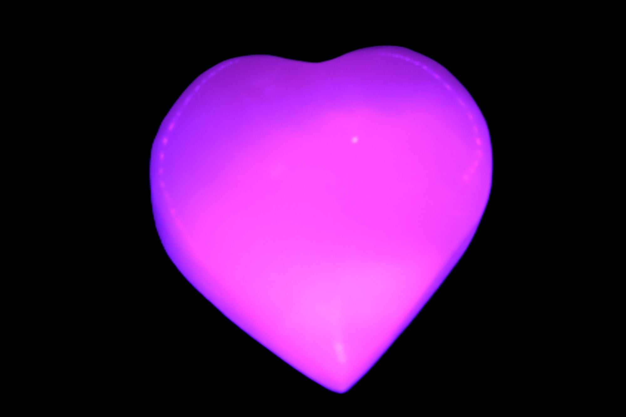 Mangano Calcite heart 35mm - 41mm 33-40g Rocks and Things