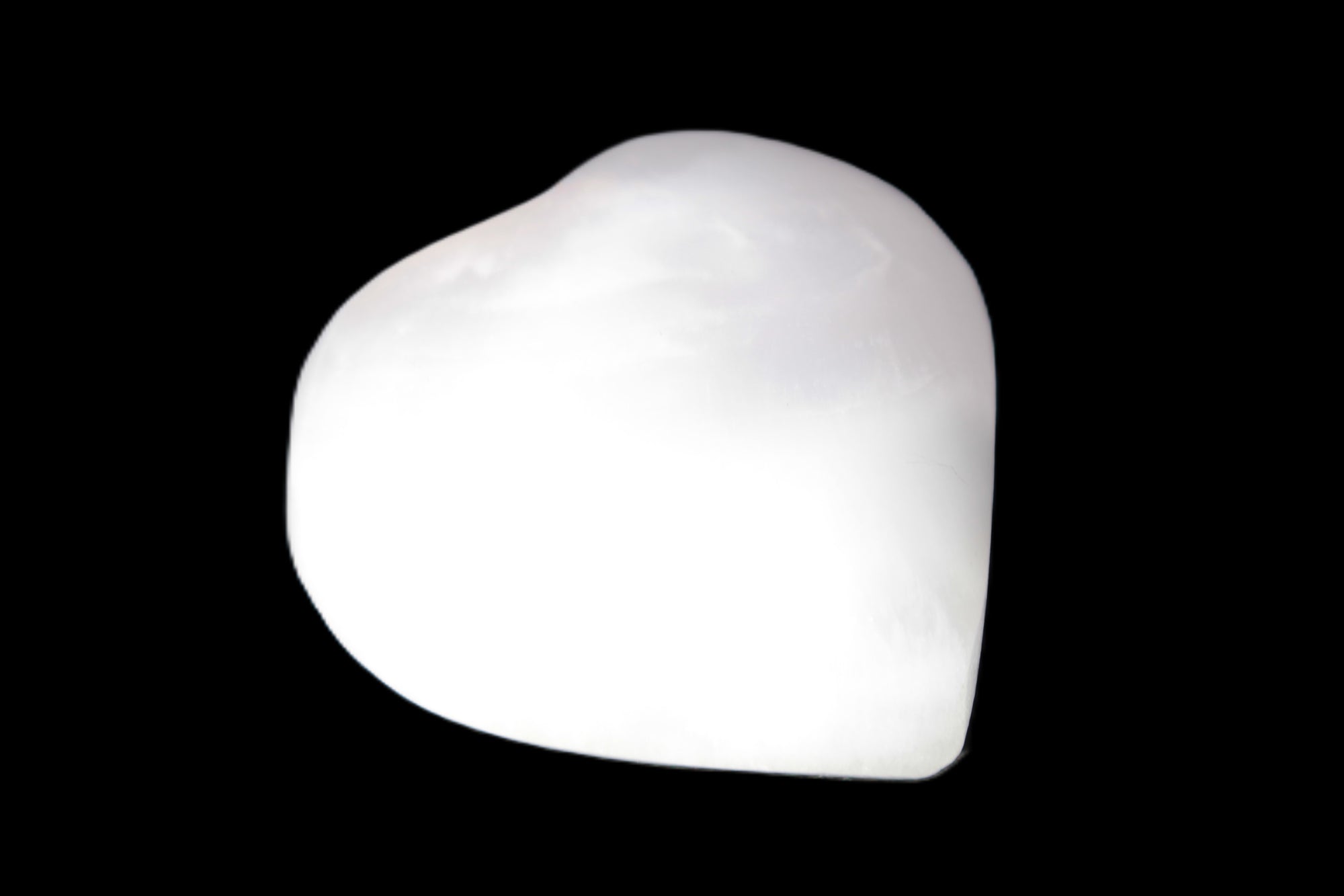 Mangano Calcite heart 35mm - 41mm 33-40g Rocks and Things